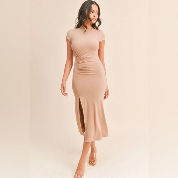 Dresses & Skirts - Elegant Tan Midi Dress NWOT